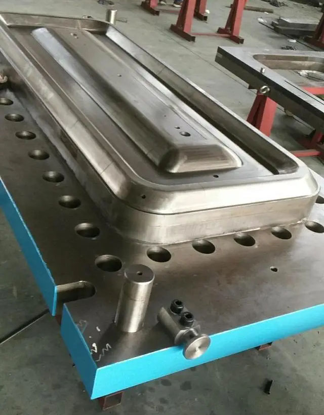 hydraulic press for train door panel